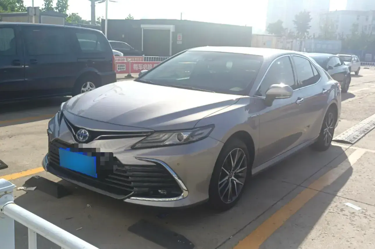 2021 Toyota Camry 2.5L 178HP L4 E-CVT Hybrid