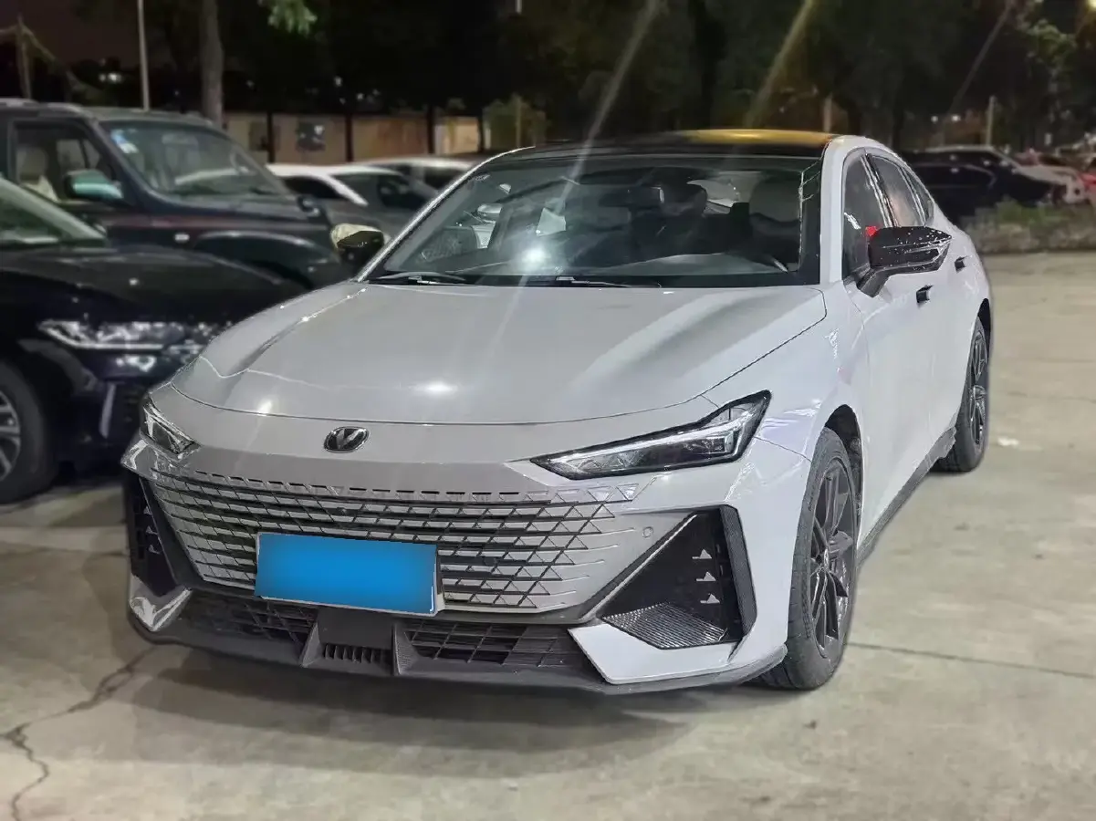 2022 ChangAn UNI-V 1.5T 188HP L4 7DCT