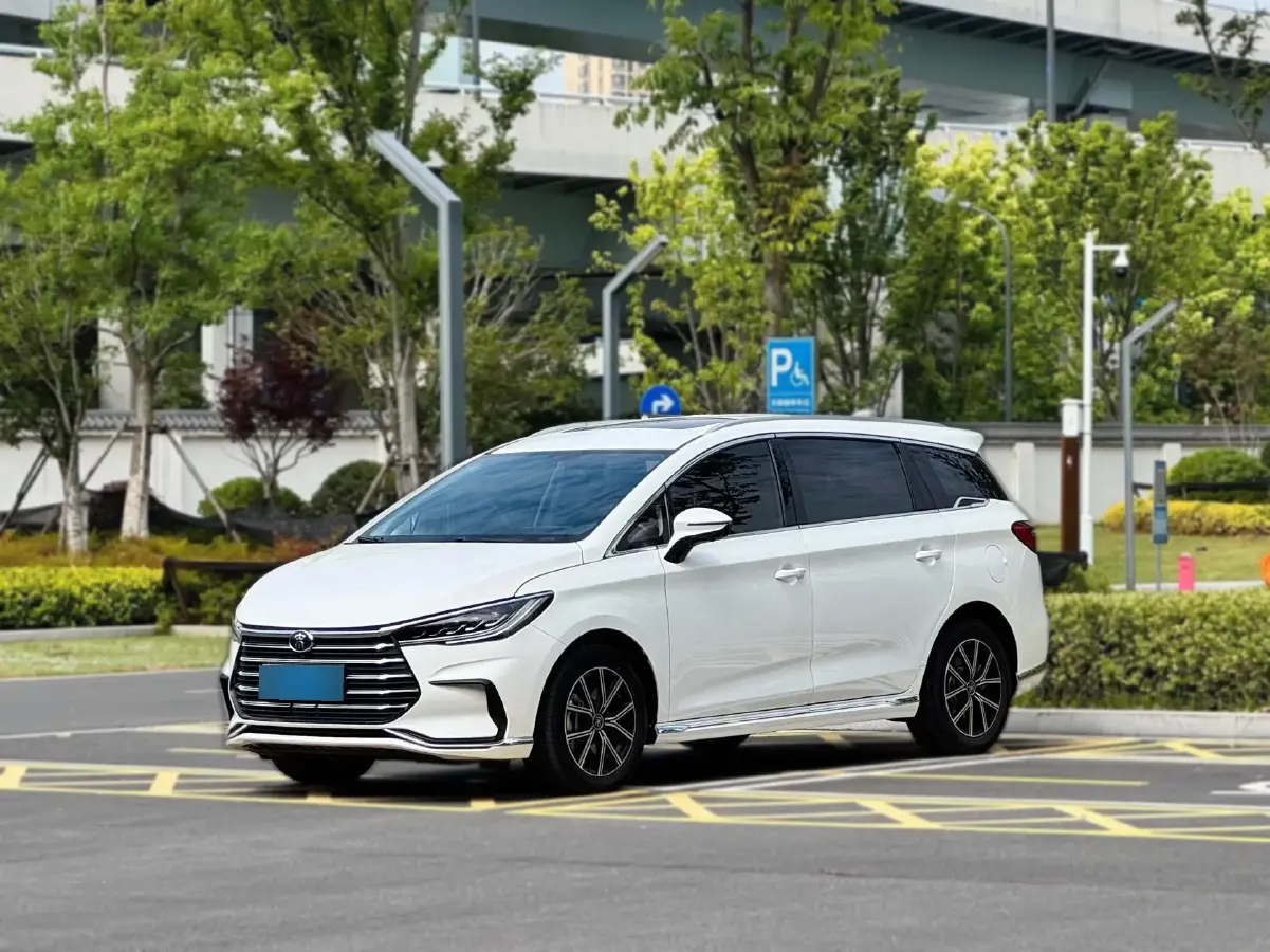 2022 BYD Song MAX 1.5L 110HP L4 E-CVT PHEV 18.3KWH