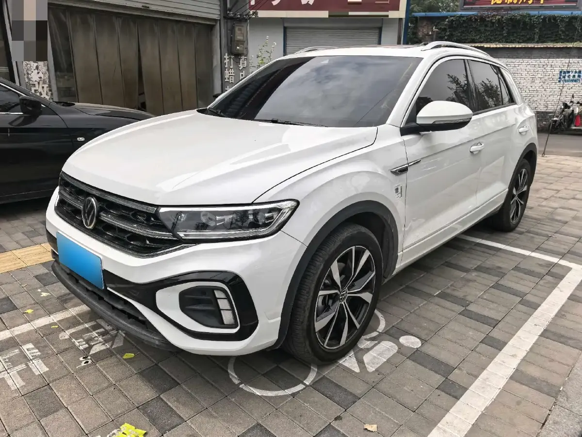 2023 Volkswagen T-Roc 1.5T 160HP L4 7DCT