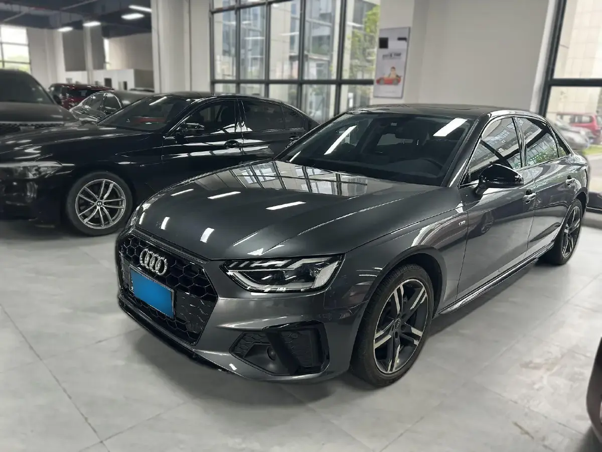 2022 Audi A4L 2.0T 190HP L4 7DCT