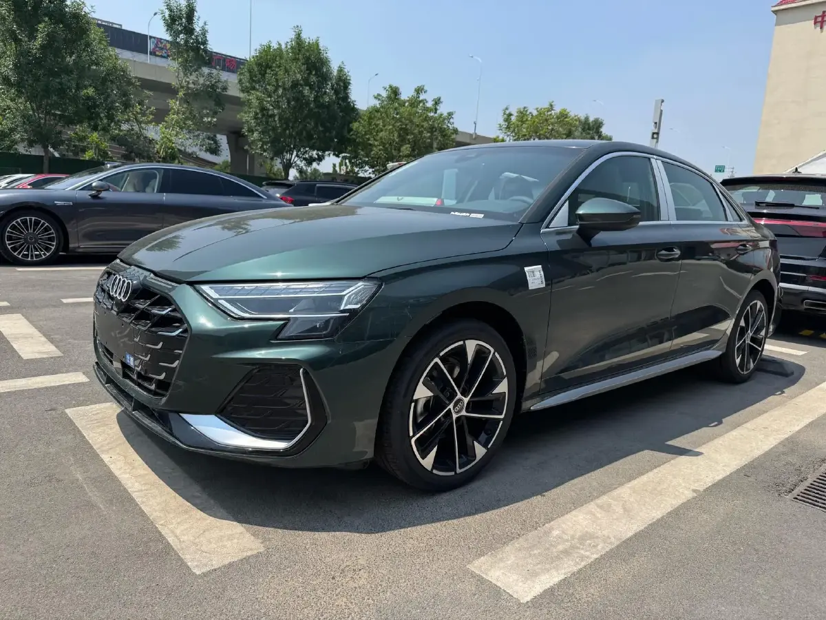 2025 Audi A3 1.5T 160HP L4 7DCT