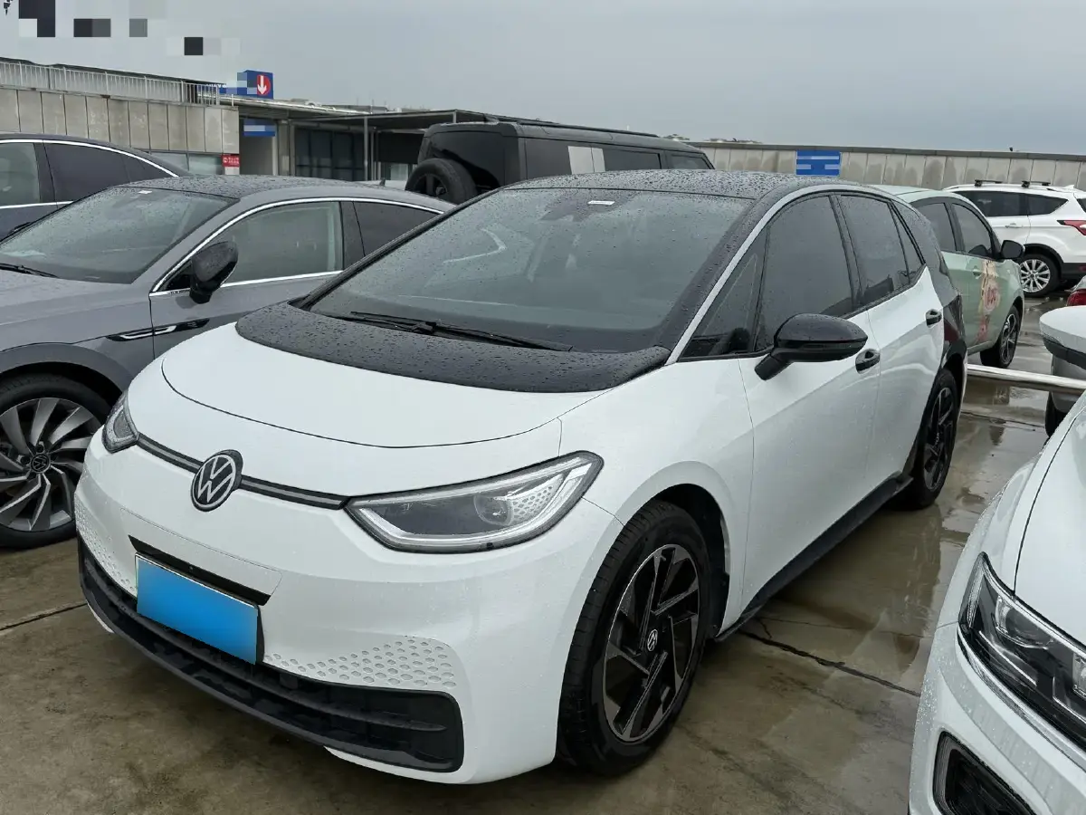 2025 Volkswagen ID.3 BEV 52.8KWH