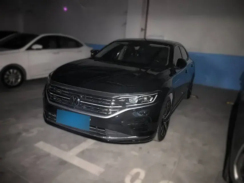 2022 Volkswagen Passat 2.0T 186HP L4 7DCT