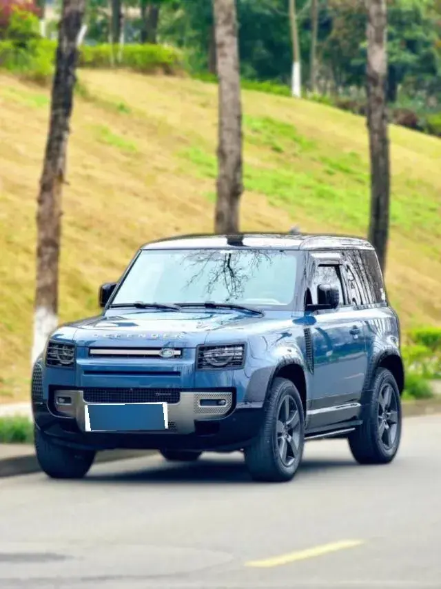 2022 Land Rover Defender 2.0T 300HP L4 8AT