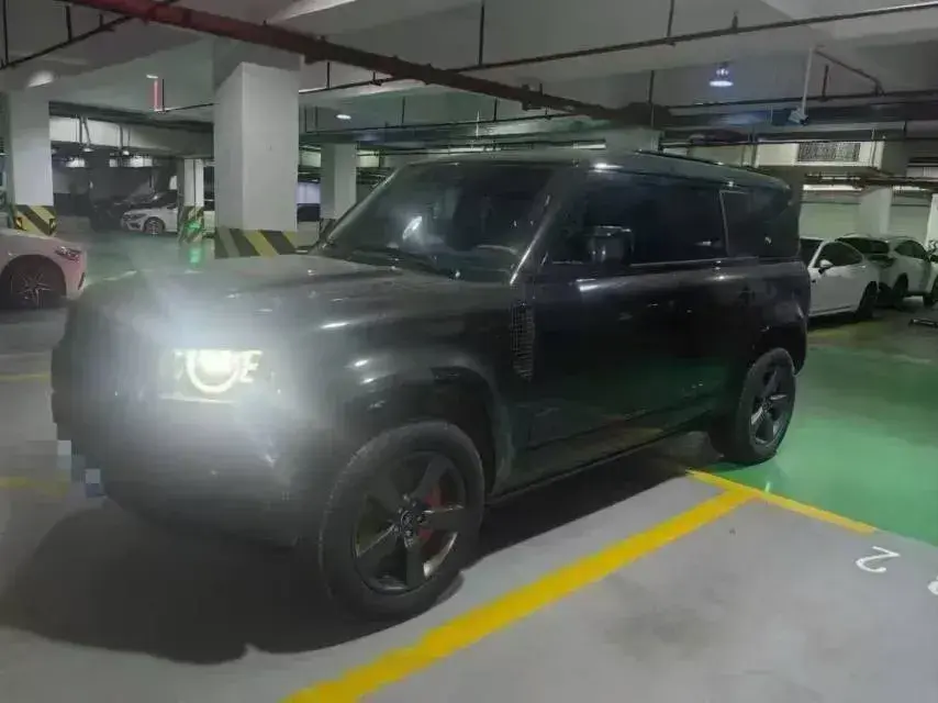 2024 Land Rover Defender 3.0T 400HP L6 8AT