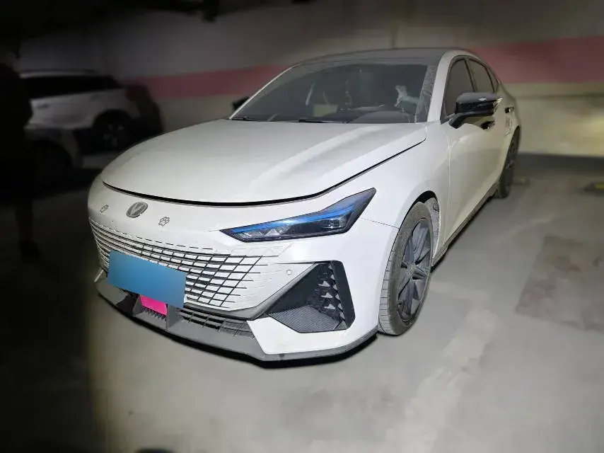 2023 ChangAn UNI-V 1.5T 188HP L4 7DCT