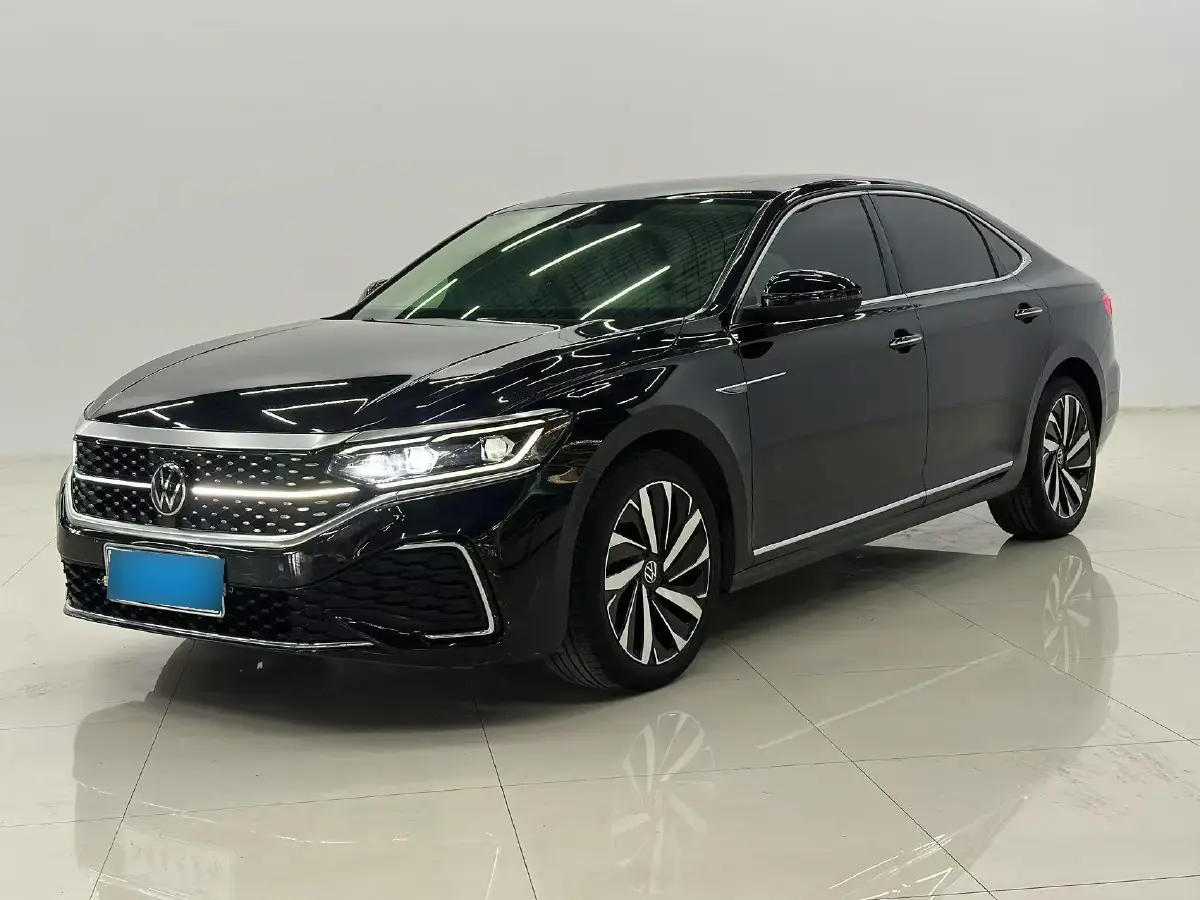 2022 Volkswagen Passat 2.0T 186HP L4 7DCT