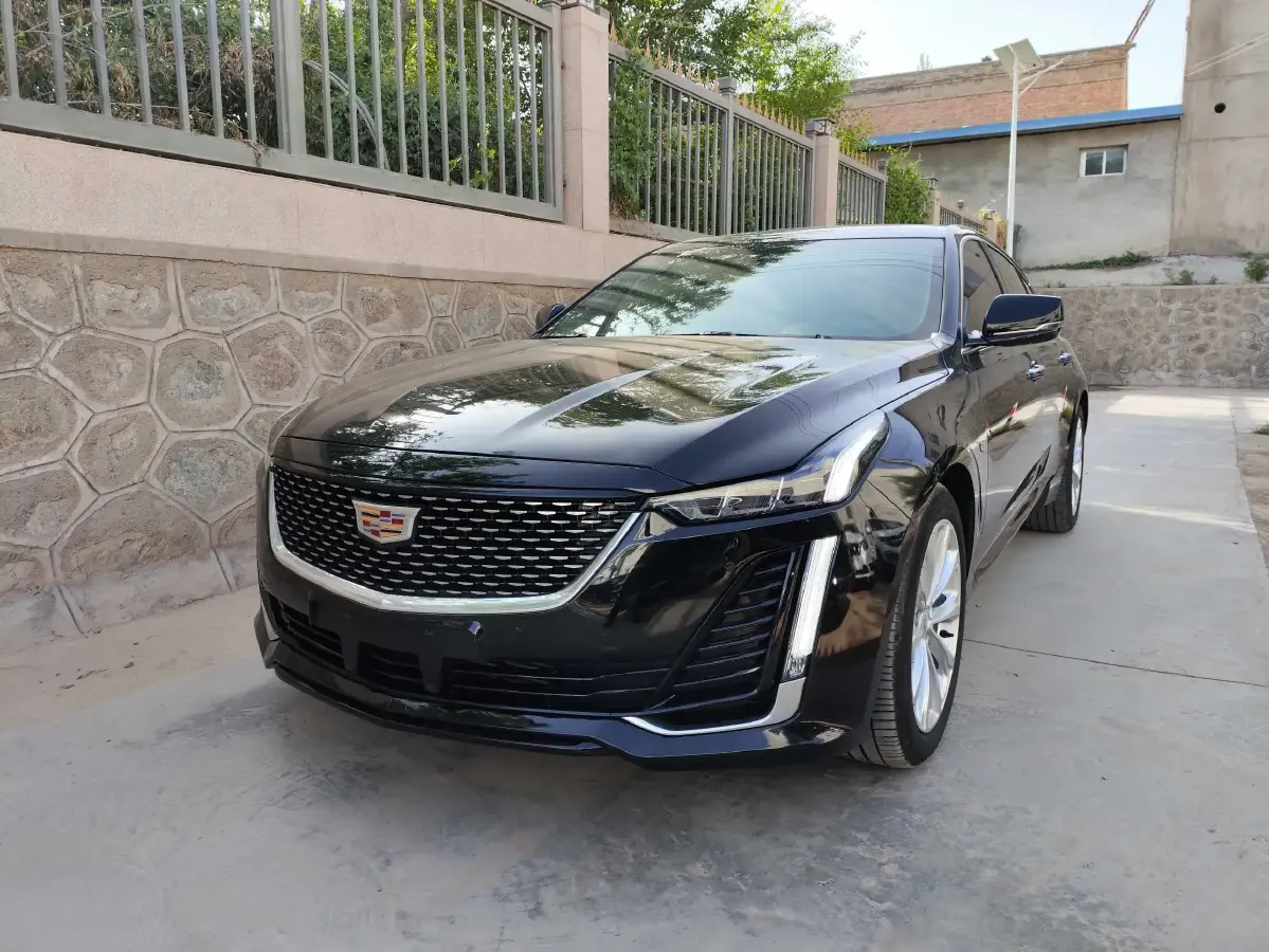 2023 Cadillac CT5 2.0T 237HP L4 10AT