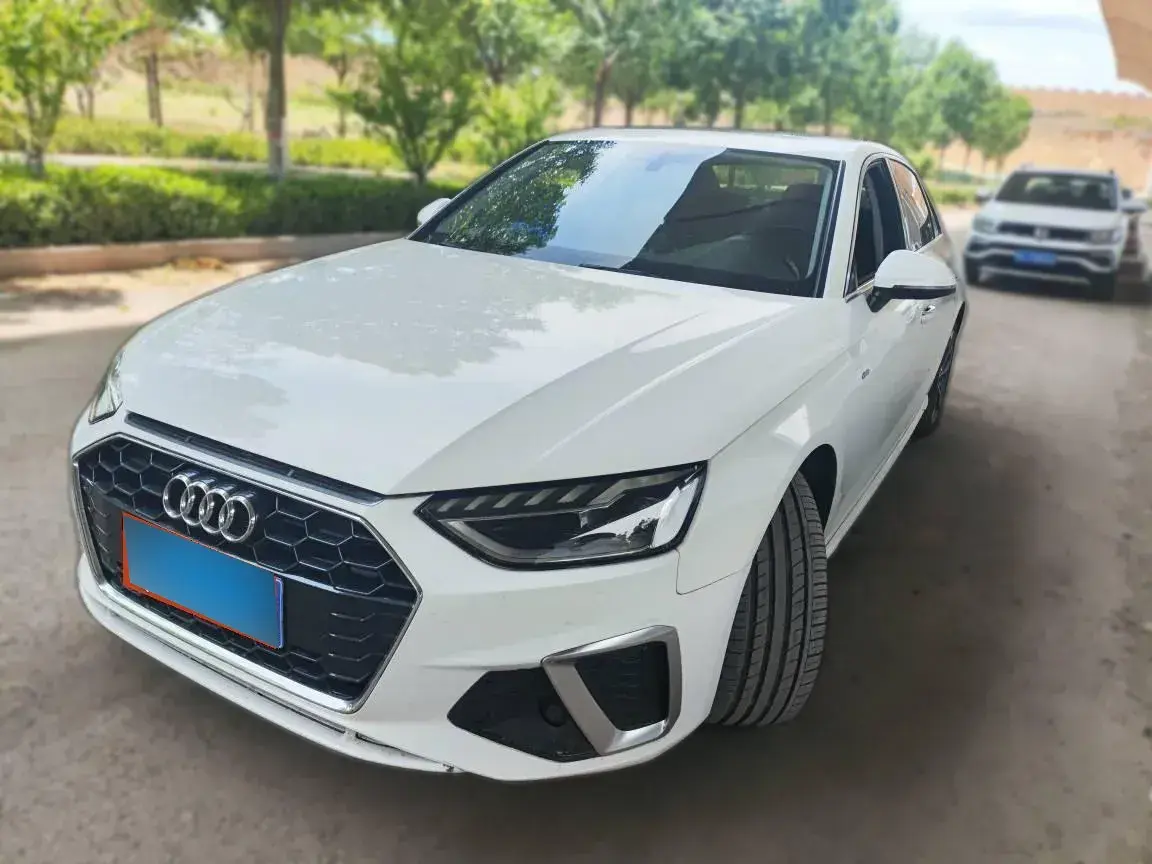 2022 Audi A4L 2.0T 190HP L4 7DCT