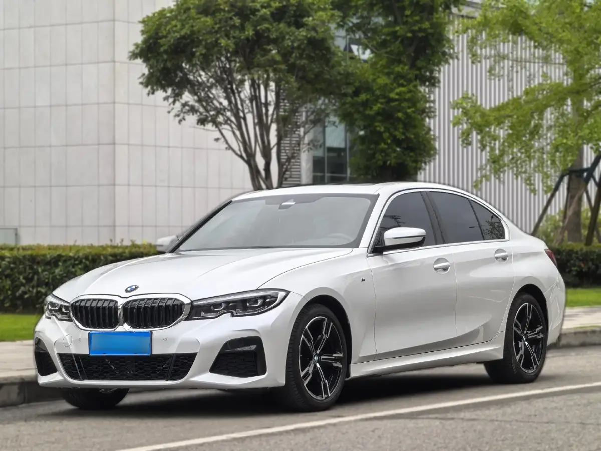 2022 BMW 3 Series 2.0T 184HP L4 8AT