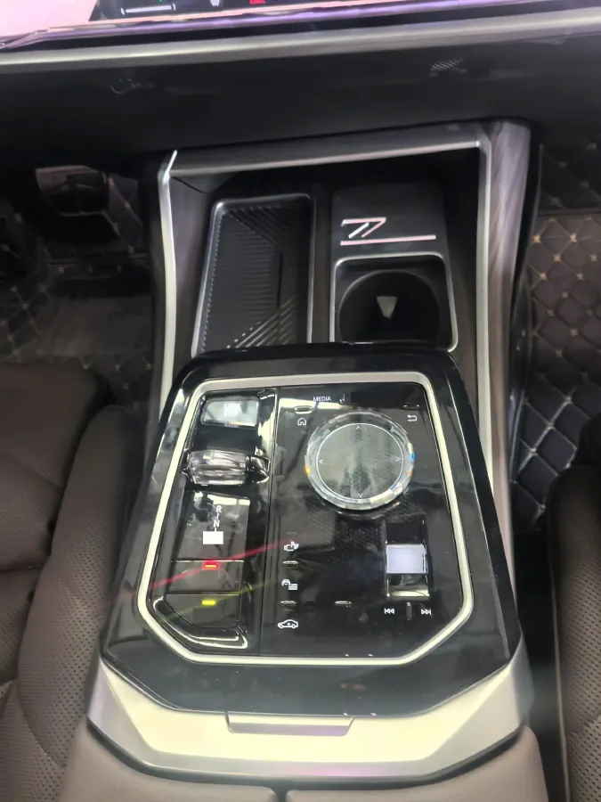 2023 BMW 3.0T 333HP L6 8AT,autocango,china used car exporter,china ev exporter,chinese used car exporter,chinese used ev exporter