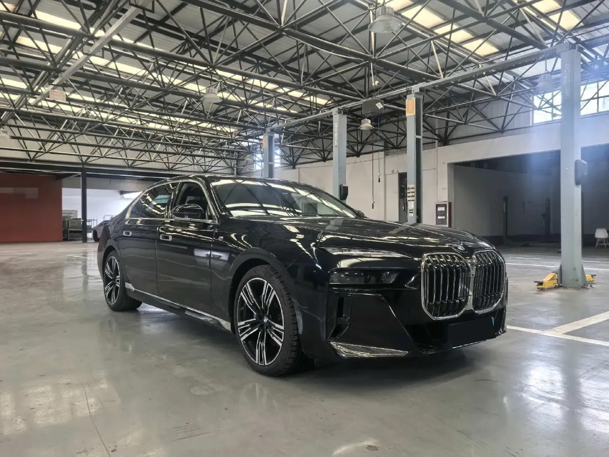 2023 BMW 3.0T 333HP L6 8AT,autocango,china used car exporter,china ev exporter,chinese used car exporter,chinese used ev exporter