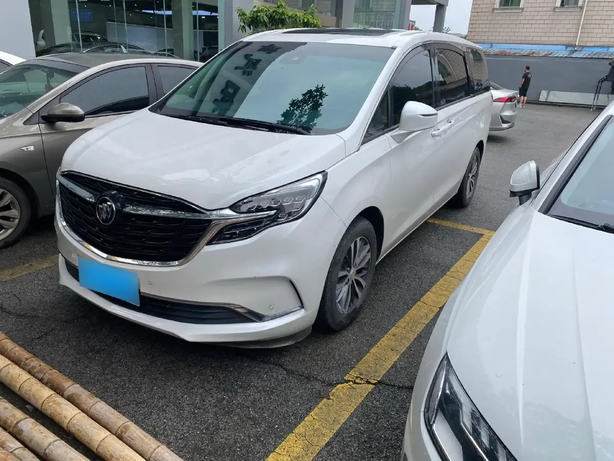 2022 Buick GL8 2.0T 237HP L4 9AT