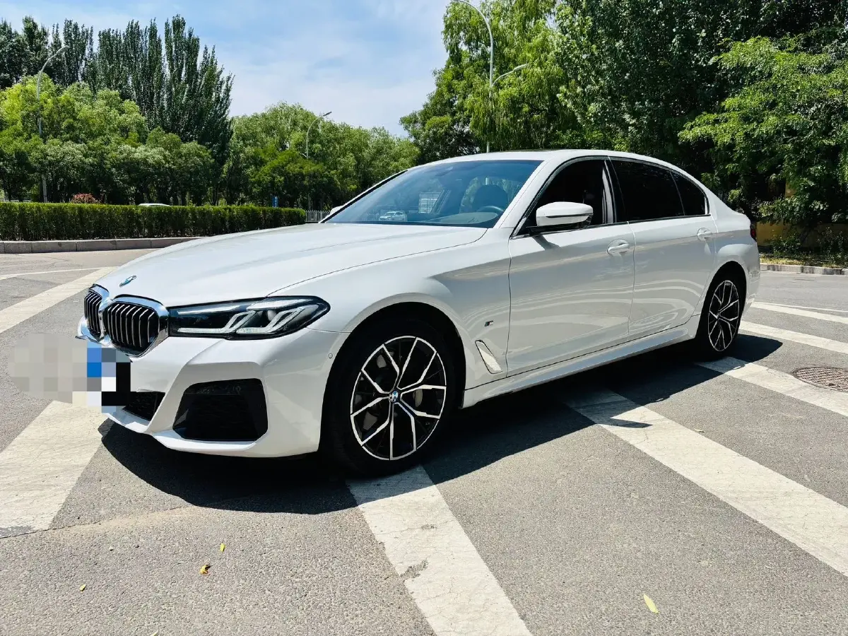 2023 BMW 5 Series 2.0T 245HP L4 8AT
