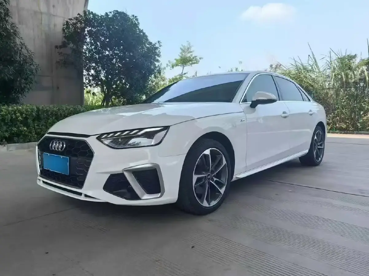 2023 Audi A4L 2.0T 190HP L4 7DCT