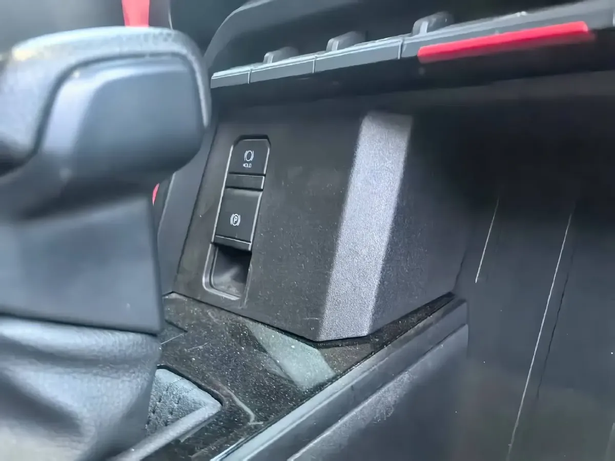 2014 Toyota Tundra 5.7L 386HP V8 6AT,autocango,china used car exporter,china ev exporter,chinese used car exporter,chinese used ev exporter