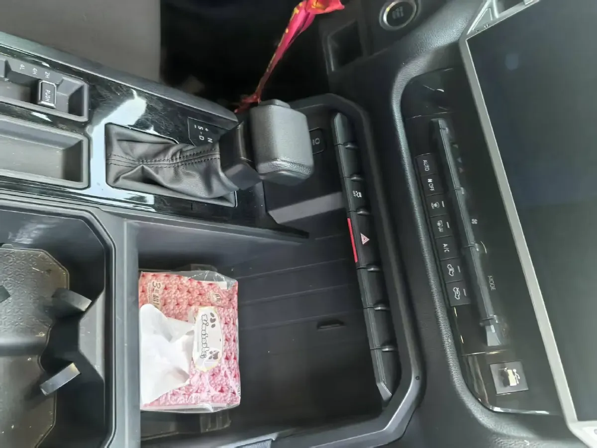 2014 Toyota Tundra 5.7L 386HP V8 6AT,autocango,china used car exporter,china ev exporter,chinese used car exporter,chinese used ev exporter