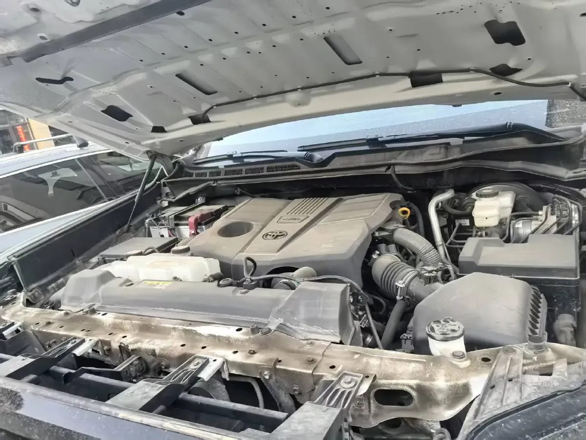 2014 Toyota Tundra 5.7L 386HP V8 6AT,autocango,china used car exporter,china ev exporter,chinese used car exporter,chinese used ev exporter