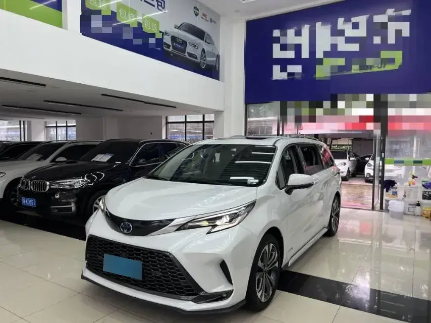 2023 Toyota Granvia 2.5L 189HP L4 E-CVT Hybrid