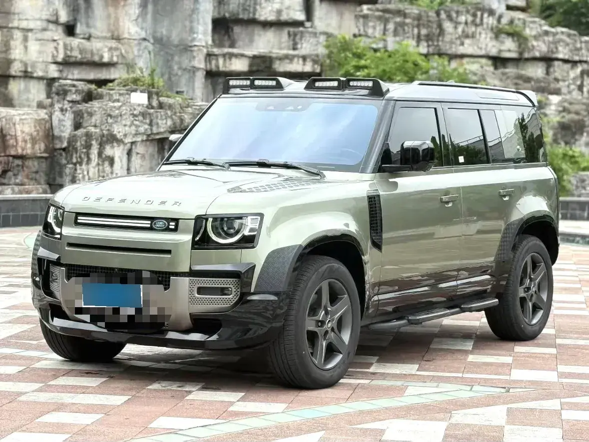2023 Land Rover Defender 3.0T 400HP L6 8AT