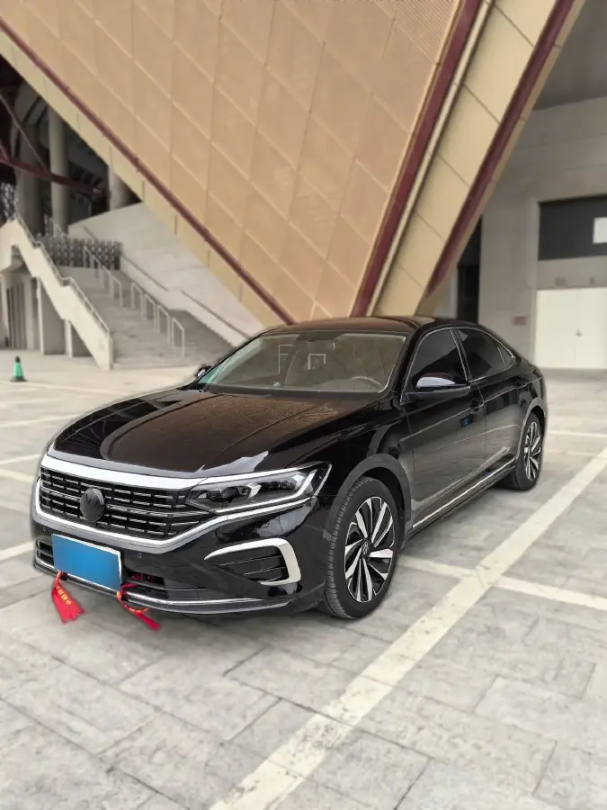 2022 Volkswagen Passat 2.0T 186HP L4 7DCT