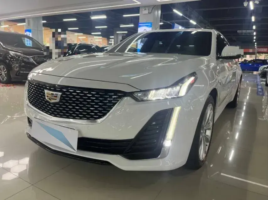 2022 Cadillac CT5 2.0T 237HP L4 10AT