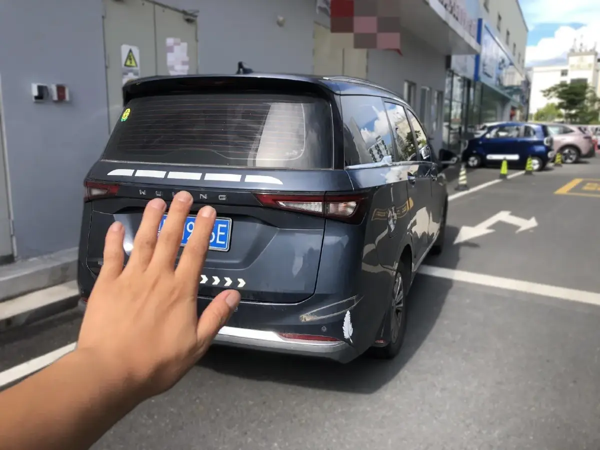 2022 WuLing JiaChen 1.5T 147HP L4 6MT,autocango,china used car exporter,china ev exporter,chinese used car exporter,chinese used ev exporter