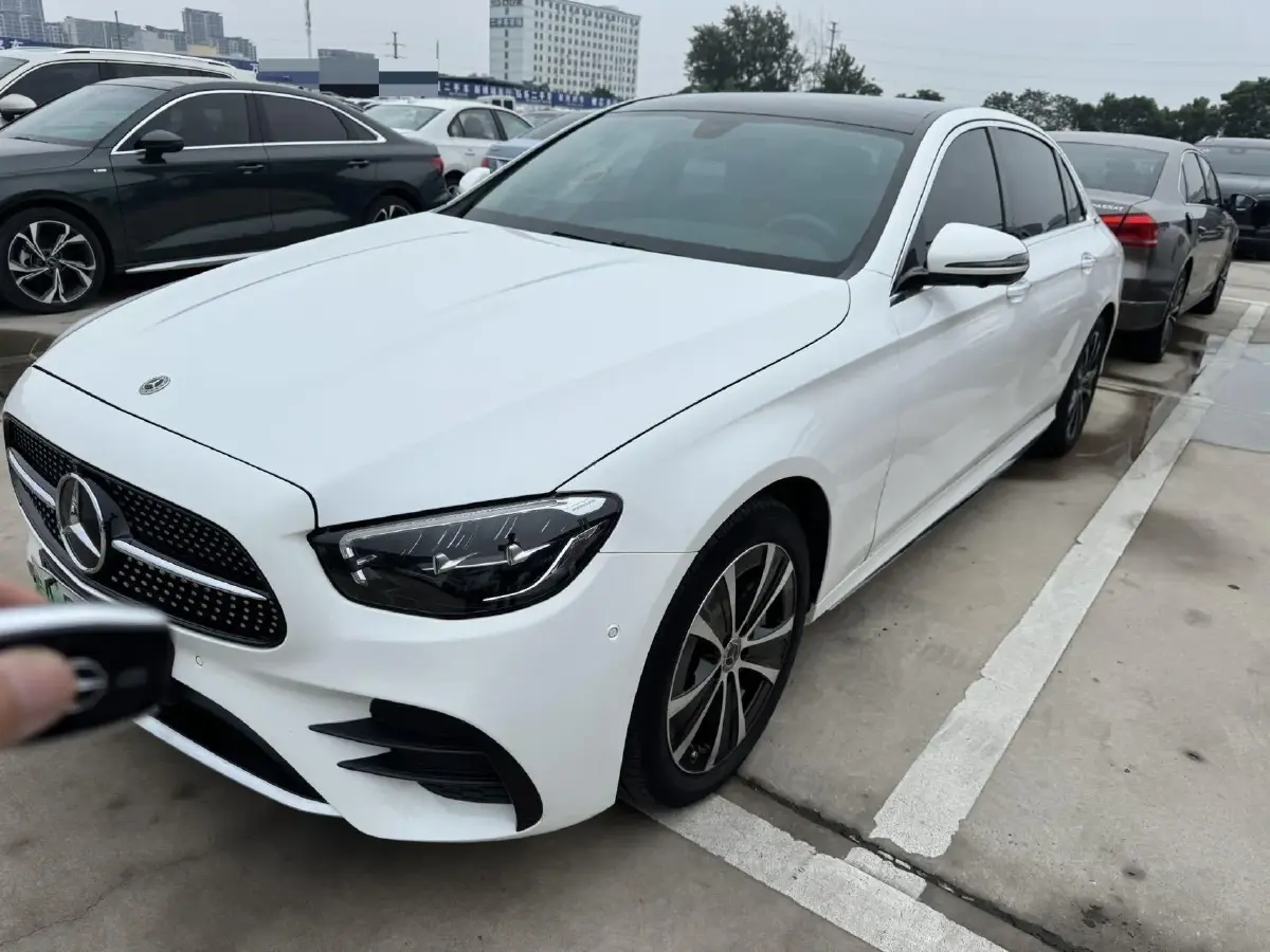 2022 Mercedes-Benz E Class 2.0T 211HP L4 9AT PHEV 25.4KWH