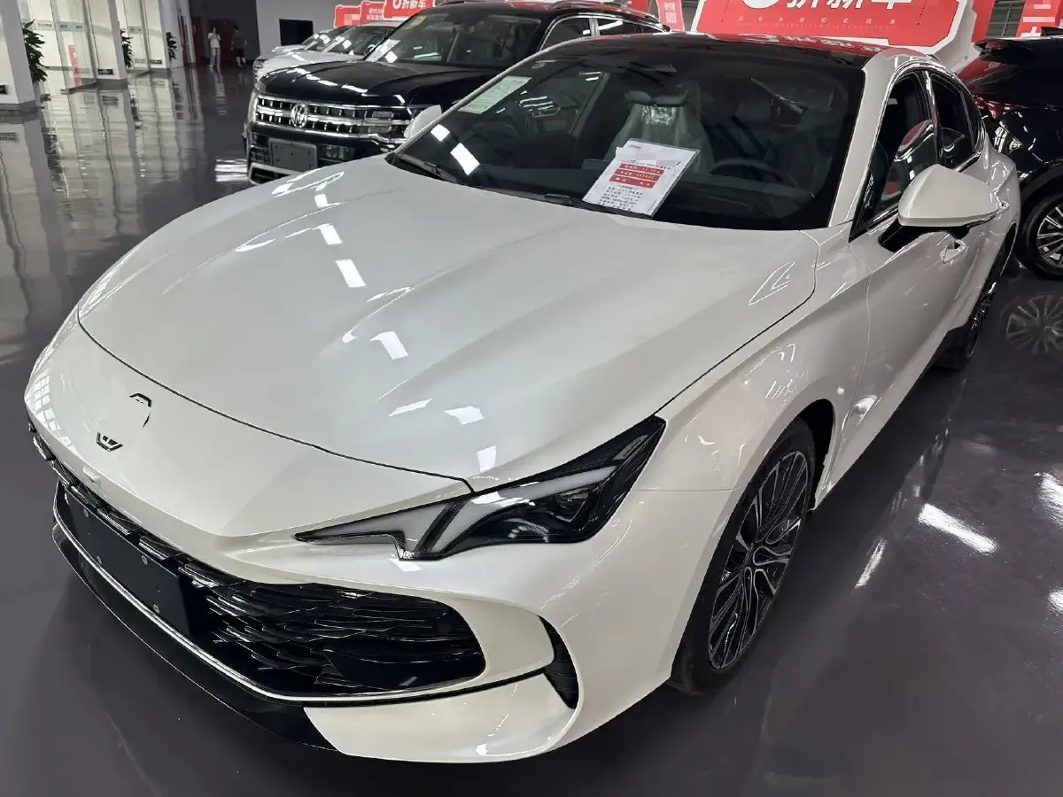 2025 MG 7 2.0T 261HP L4 9AT