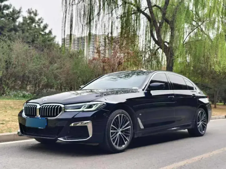 2023 BMW 5 Series 2.0T 245HP L4 8AT