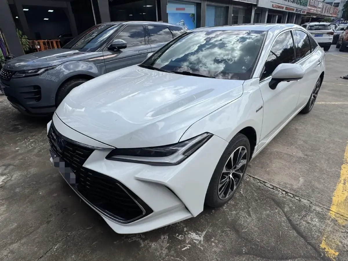2022 Toyota Avalon 2.5L 178HP L4 E-CVT Hybrid