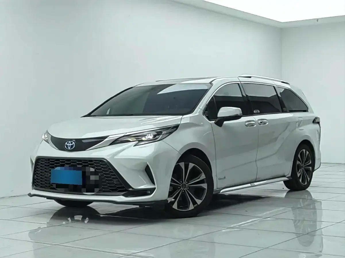 2023 Toyota Granvia 2.5L 189HP L4 E-CVT Hybrid