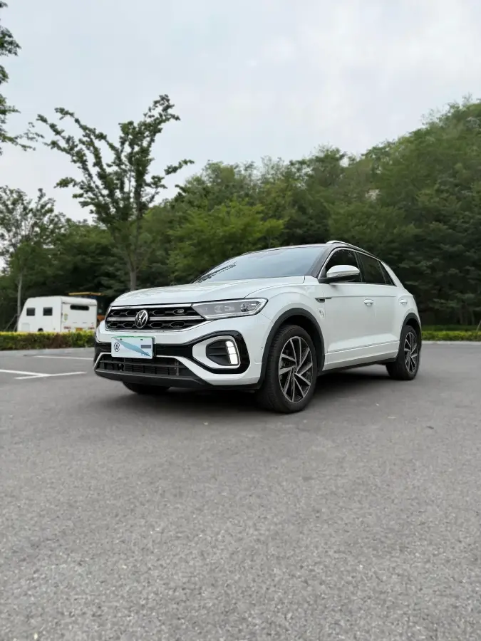 2023 Volkswagen T-Roc 1.5T 160HP L4 7DCT