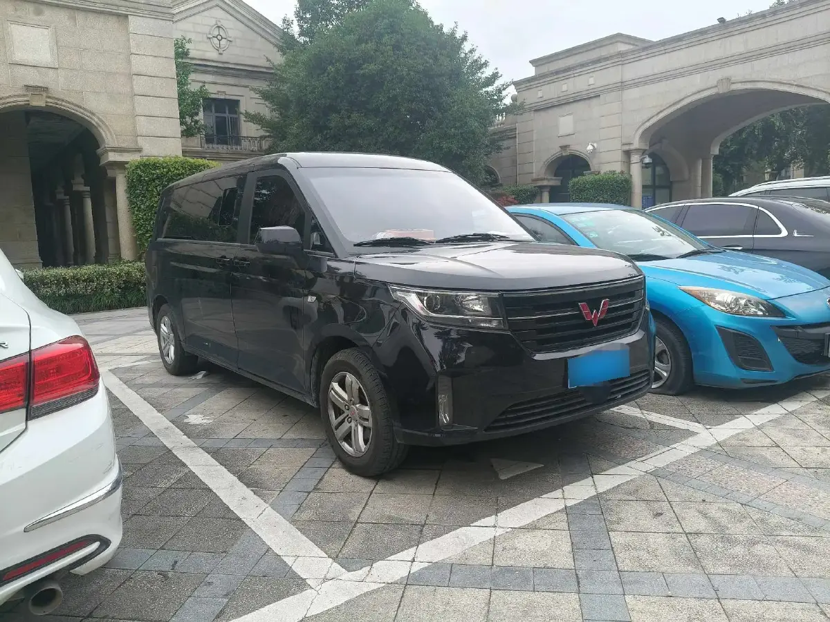 2021 WuLing ZhengChen 1.5T 147HP L4 6MT,autocango,china used car exporter,china ev exporter,chinese used car exporter,chinese used ev exporter