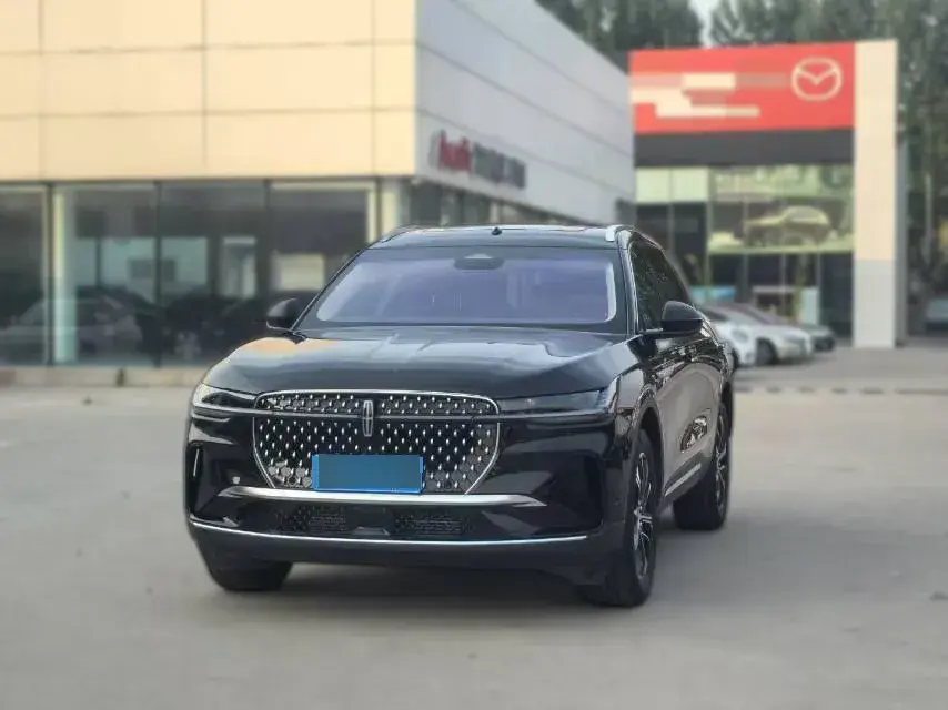 2023 Lincoln Nautilus 2.0T 261HP L4 8AT