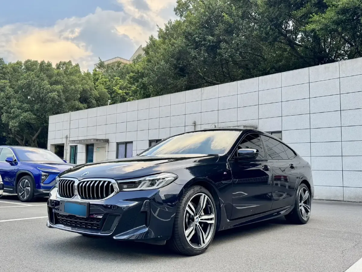 2022 BMW 6 Series GT 2.0T 245HP L4 8AT