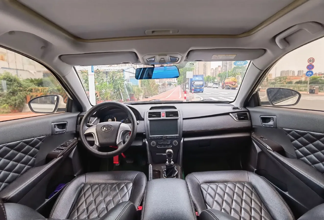 2015 LiFan 820 1.8L 133HP L4 5MT,autocango,china used car exporter,china ev exporter,chinese used car exporter,chinese used ev exporter