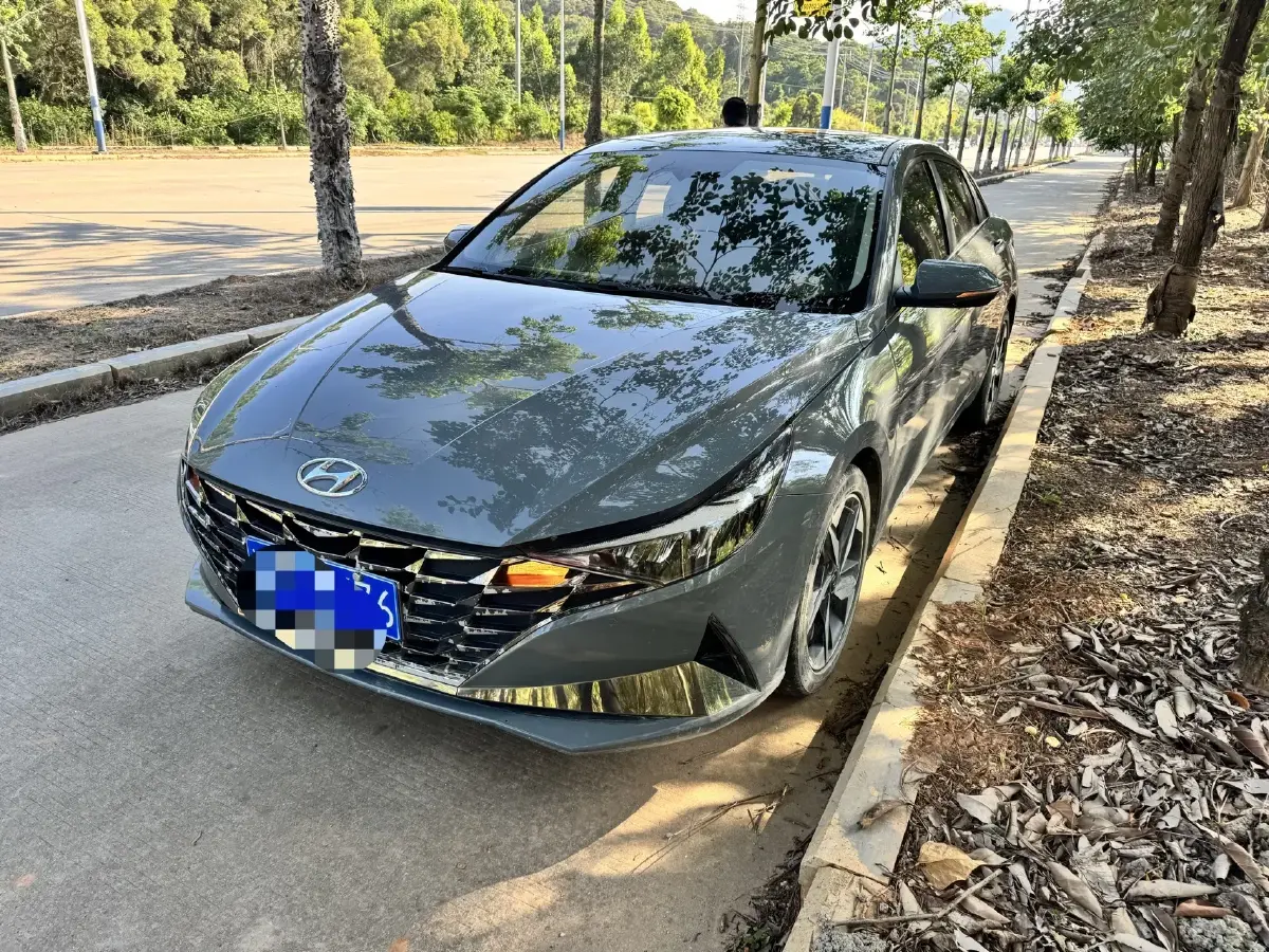 2022 Hyundai Elantra 1.5L 115HP L4 CVT