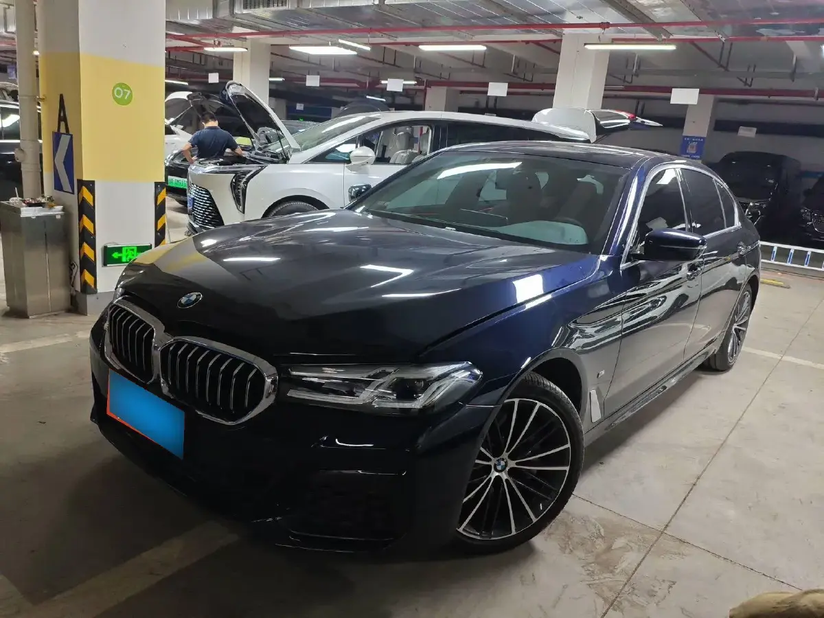 2022 BMW 5 Series 2.0T 252HP L4 8AT