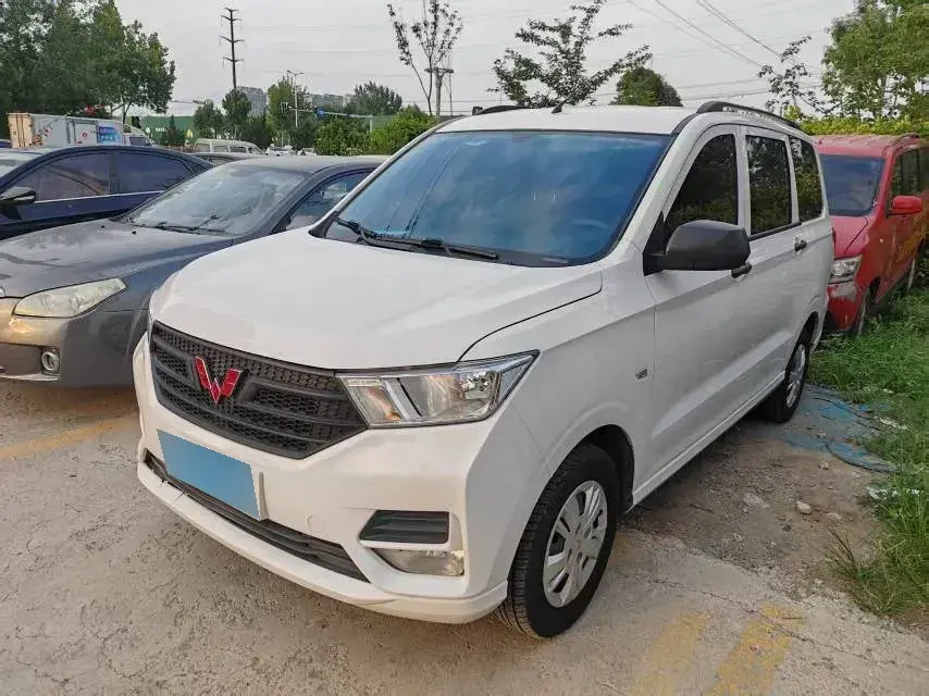 2021 WuLing HongGuang 1.5L 99HP L4 6MT