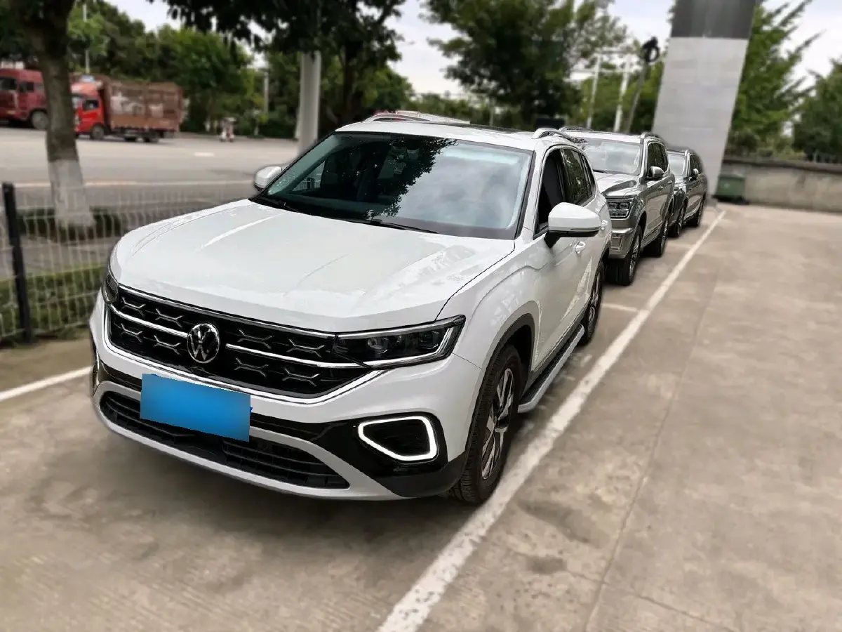 2025 Volkswagen Tayron 2.0T 186HP L4 7DCT