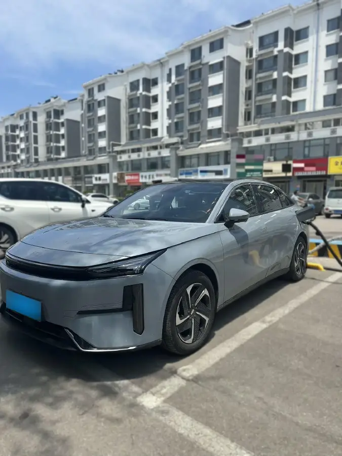 2023 Geely Galaxy L6 1.5T 163HP L4 3DHT PHEV