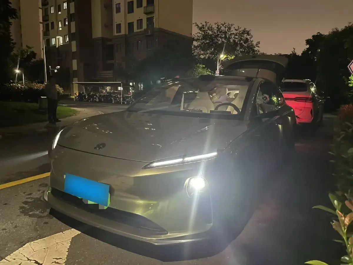 2023 NIO ET5T BEV 75KWH