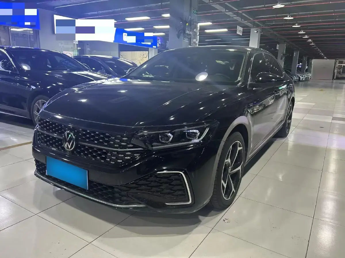 2023 Volkswagen Passat 2.0T 186HP L4 7DCT
