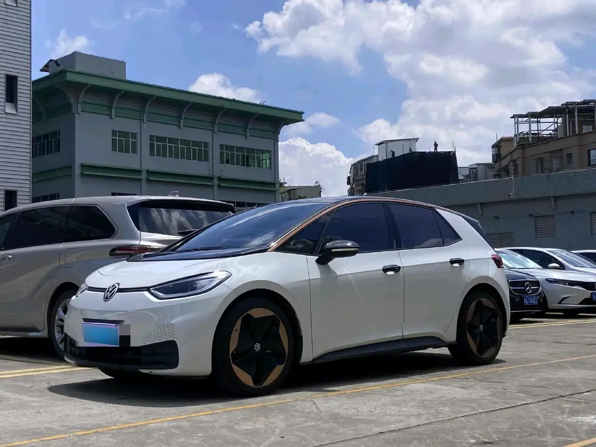 2023 Volkswagen ID.3 BEV 52.8KWH