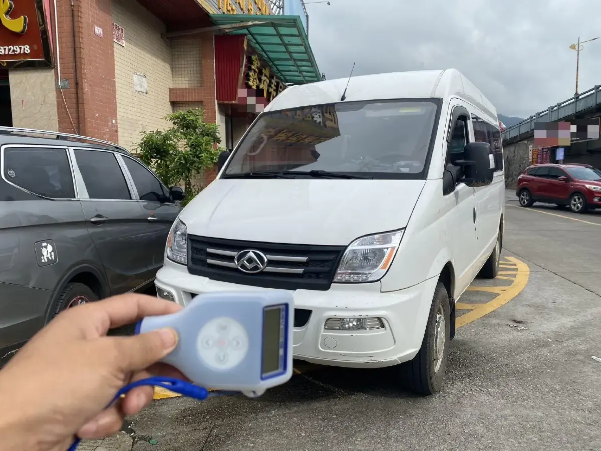 2021 MAXUS XinTu V80 2.0T 139HP L4 6AMT