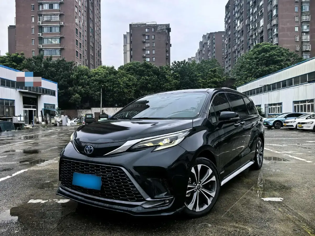 2023 Toyota Granvia 2.5L 189HP L4 E-CVT Hybrid