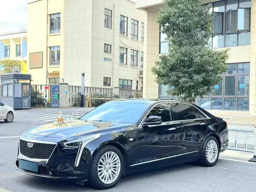 2023 Cadillac CT5 2.0T 237HP L4 10AT
