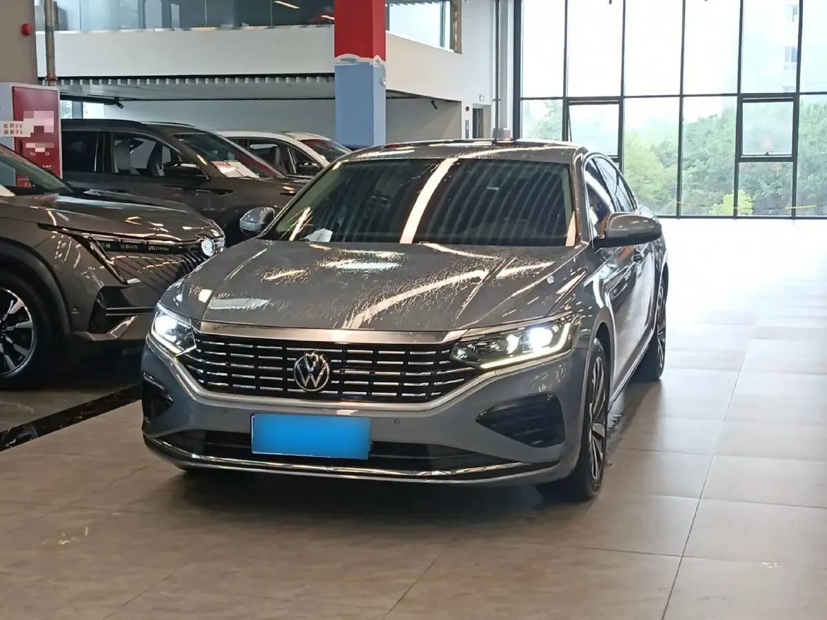 2022 Volkswagen Passat 2.0T 186HP L4 7DCT